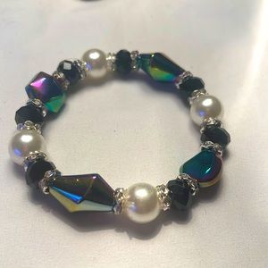 Pearl and iridescent color beads.